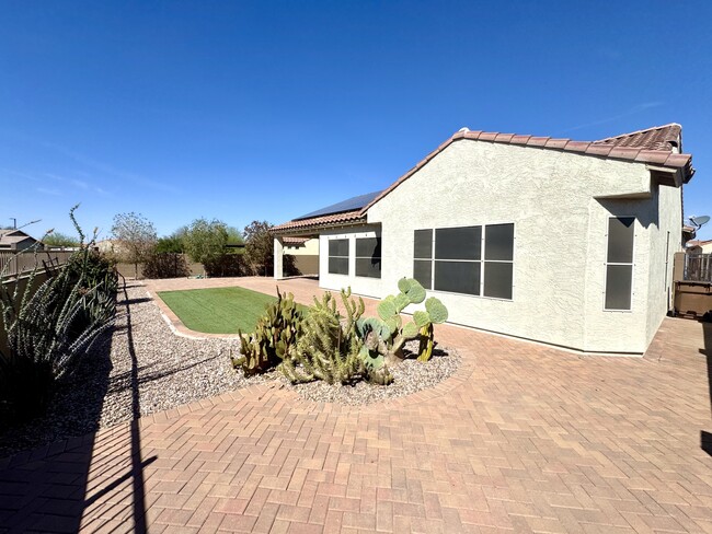 Building Photo - 5557 W Admiral Way