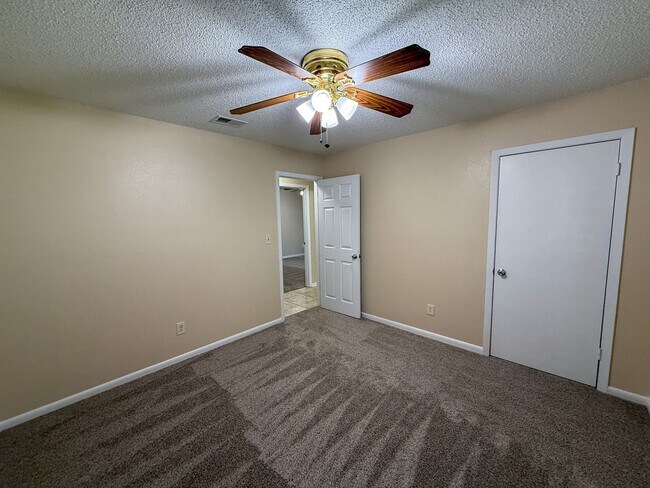 Building Photo - Completely Updated Brick Home with New Kitchen Appliances, Bathrooms, Flooring & Paint!