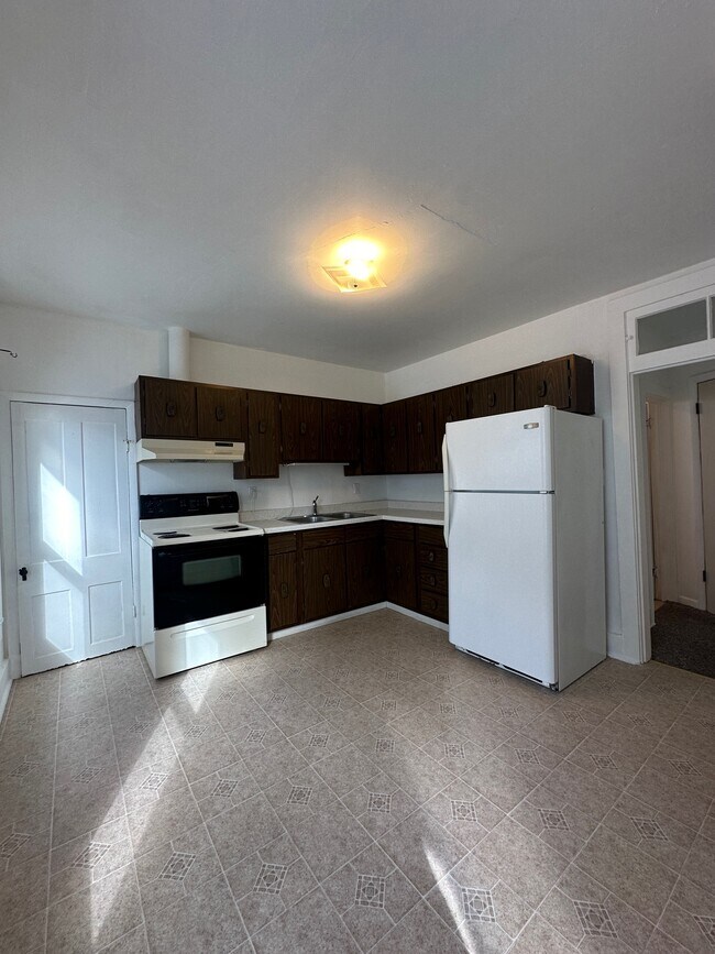 Building Photo - 1008 North St