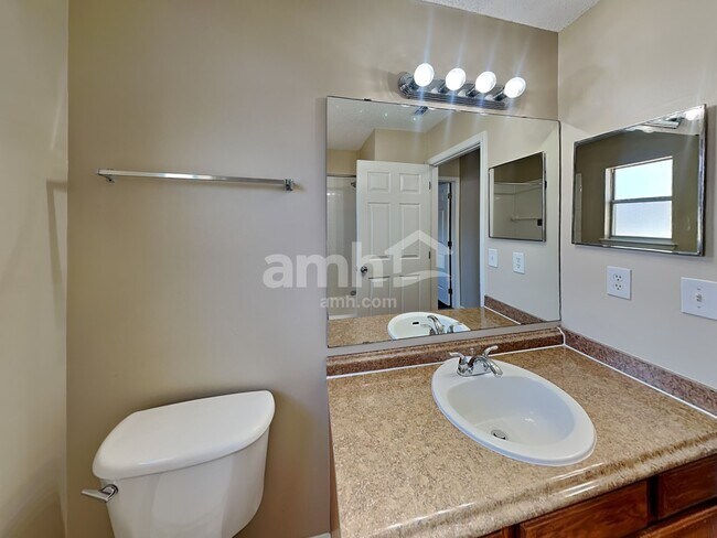 Building Photo - 3389 Westfield Dr