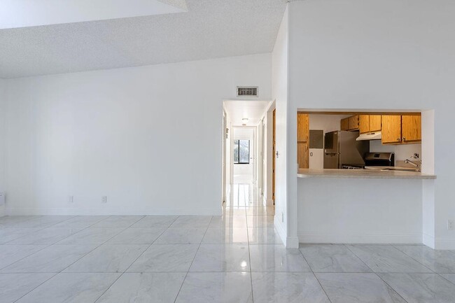 Building Photo - 3612 Alder Dr