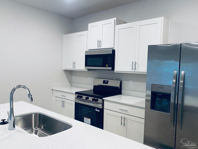 Building Photo - 9908 Starling Dr