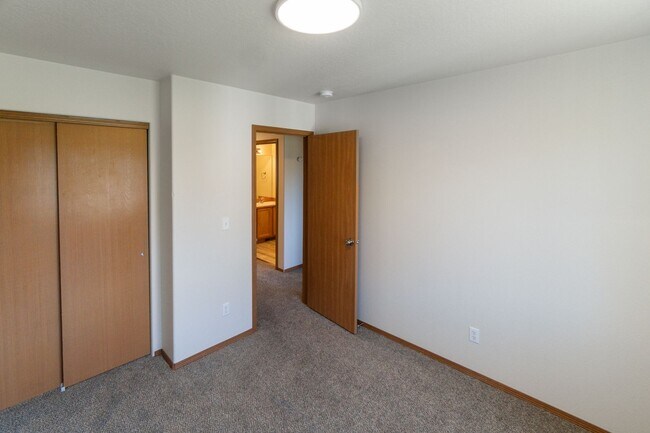 Building Photo - 2810-2814 N 14th Place