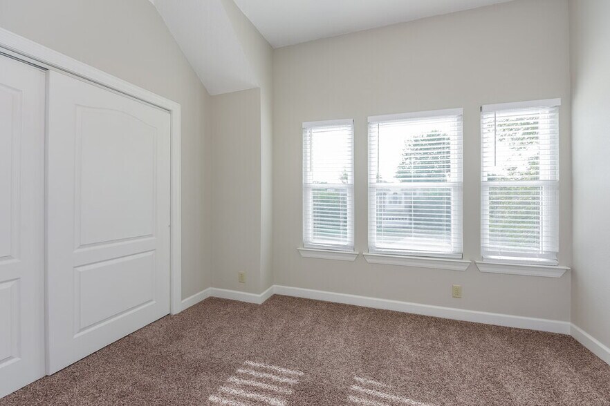 Building Photo - 2937 Chapelwood Dr