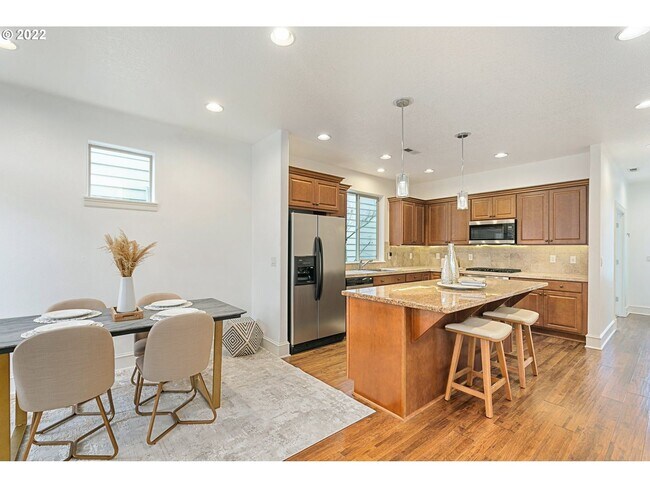 Building Photo - 17335 SW Montague Way