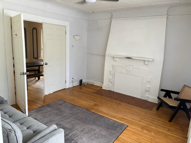 Building Photo - 3625 Bedford St