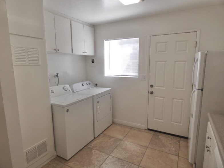 Building Photo - 350 Chestnut Ave