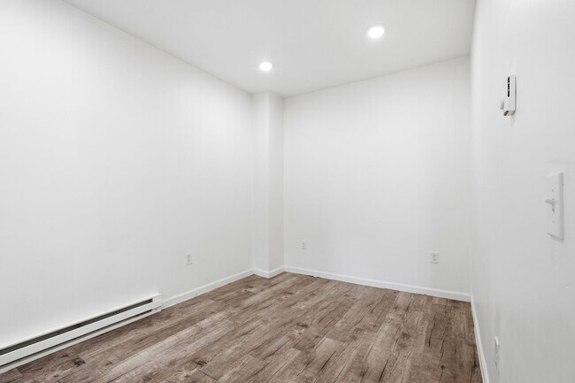 Building Photo - 226 Carlisle