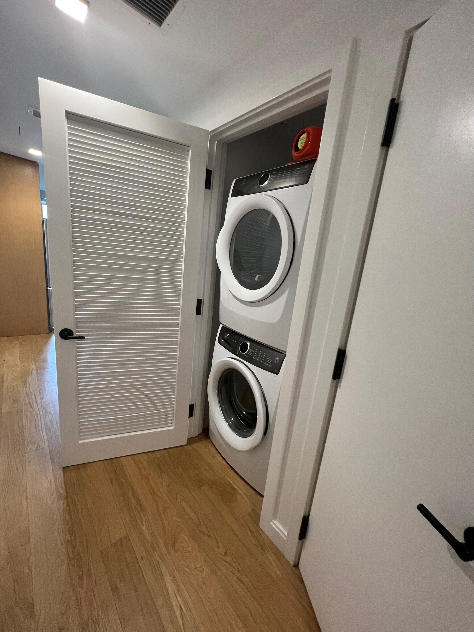 Building Photo - 83 Gardner St