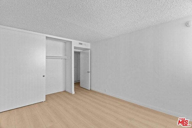 Building Photo - 10535 Wilshire Blvd