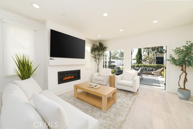 Building Photo - 608 Heliotrope Ave