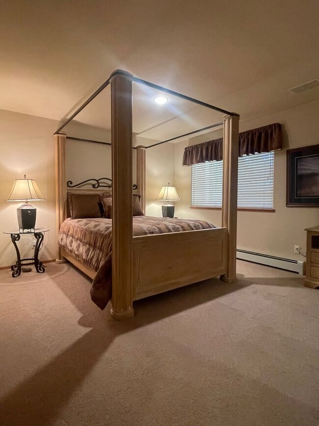 Building Photo - Low Elevation Home