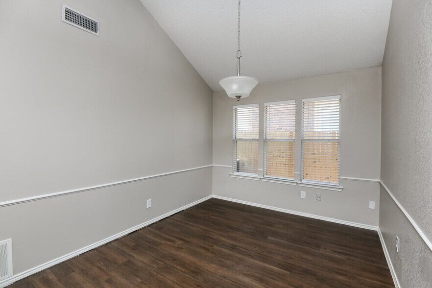 Building Photo - 5704 Stone Meadow Ln
