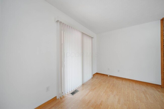 Building Photo - 921 Beechwood Rd