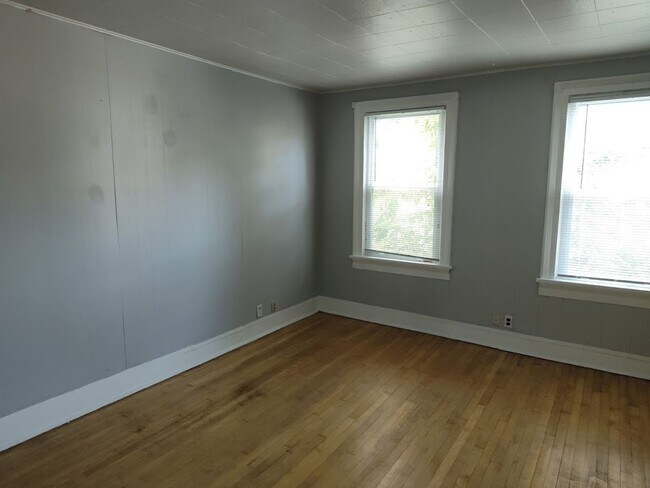 Building Photo - 1824NAstorK(723)