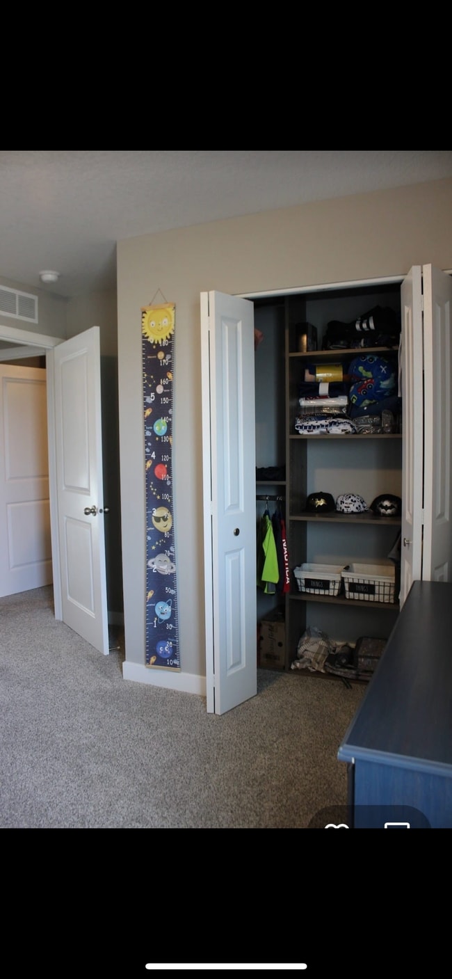 Building Photo - 11624 Pineridge Way N