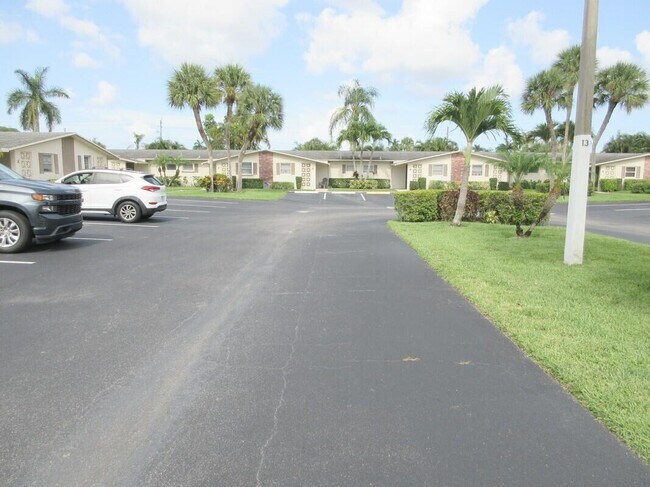 Building Photo - 2572 Emory Dr W