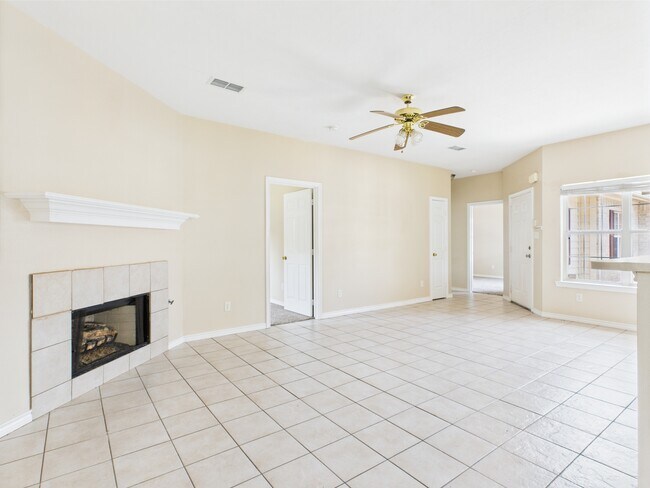 Building Photo - 612 Townplace Dr