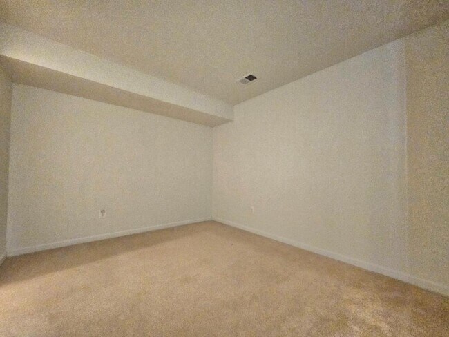 Building Photo - 15328 Elizabeth Burbage Loop