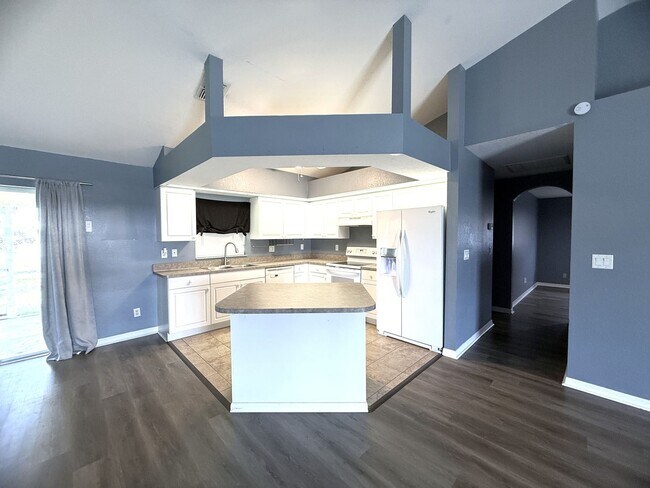 Building Photo - FIRST MONTH'S RENT FREE! STUNNING 4/2/2 IN NW CAPE!