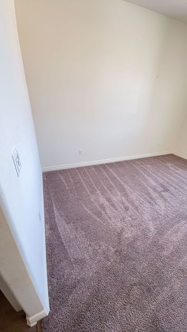 Building Photo - 3 BEDROOM VICTORVILLE HOME