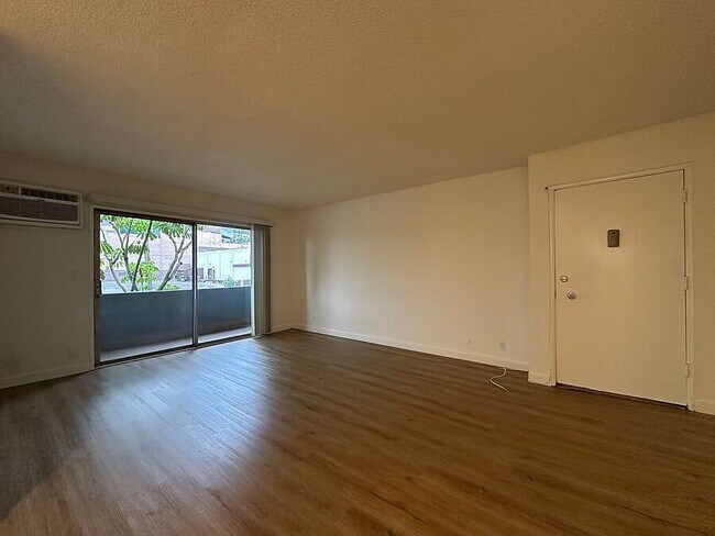 Building Photo - 1432 N Fairfax Ave