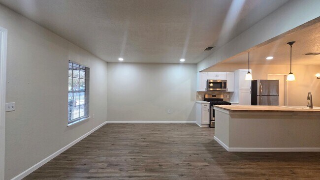 Building Photo - Newly Renovated NE San Antonio 3 bedroom home in established neighborhood-You do not want to miss...