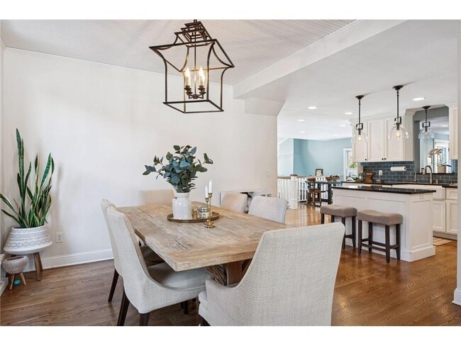 Building Photo - 5 Cooper Ave