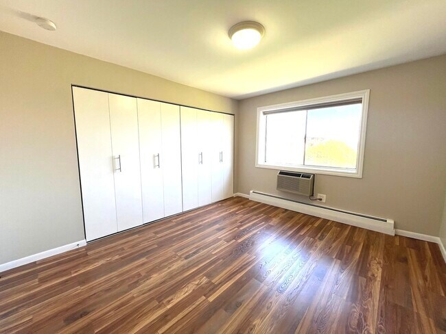 Building Photo - 2218 S Goebbert Rd