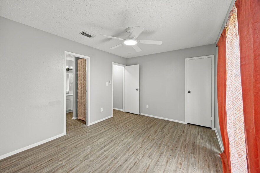 Building Photo - 10066 Sharpton Dr