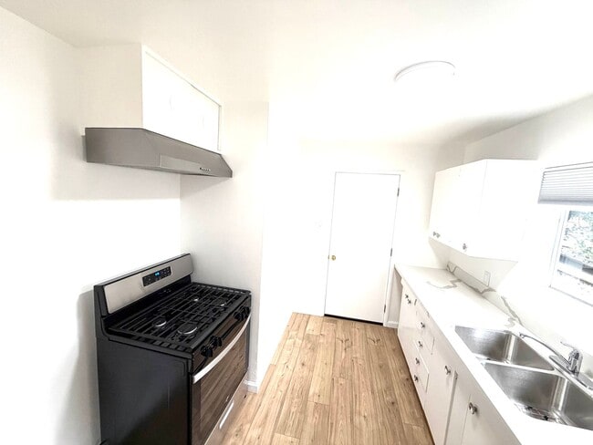 Building Photo - Private & Cozy Detached ADU in South Tahoe Park!