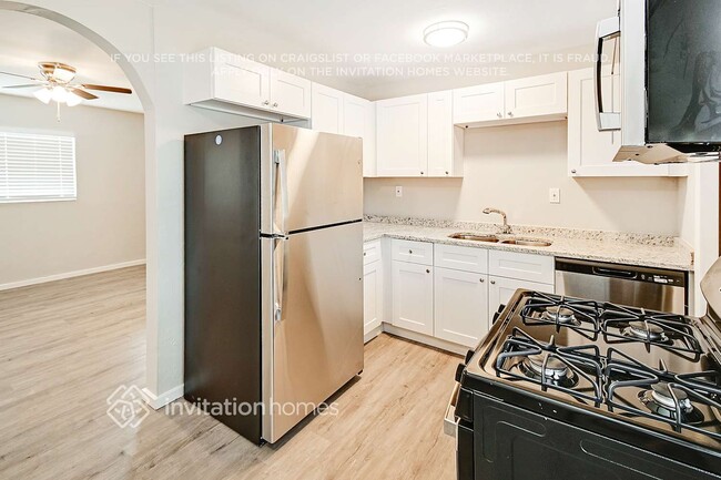 Building Photo - 415 Cheyenne Dr