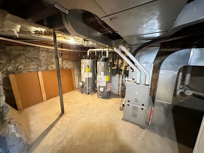 Building Photo - 613-615 S Mechanic St