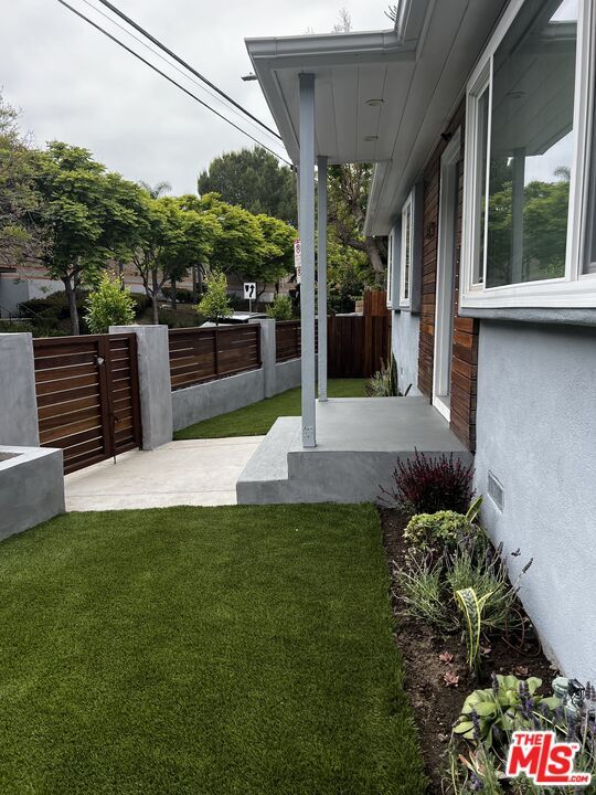 Building Photo - 13419 Zanja St