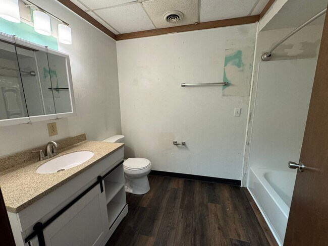 Building Photo - 80 Williams