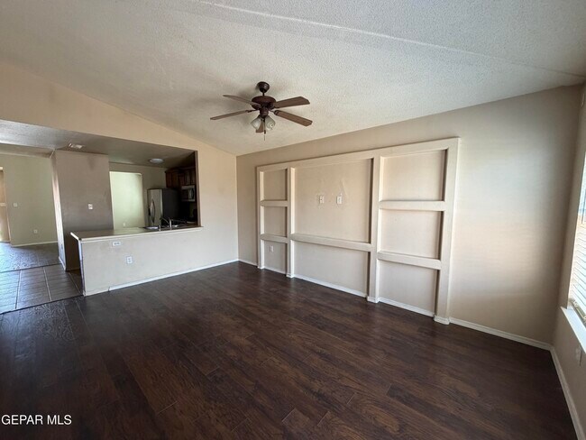 Building Photo - 6229 Lovebird Ln