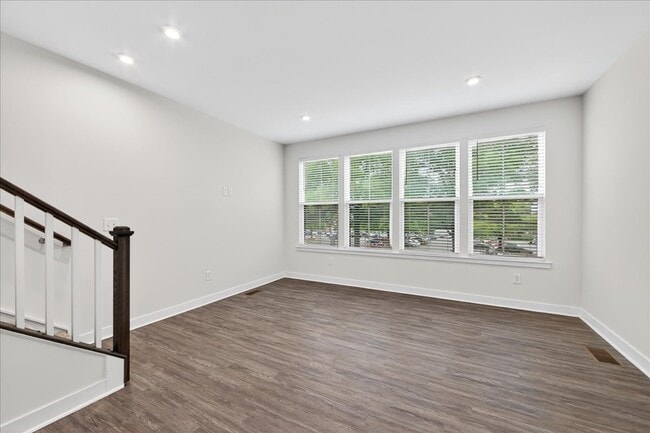 Building Photo - 530 Billingsley Rd