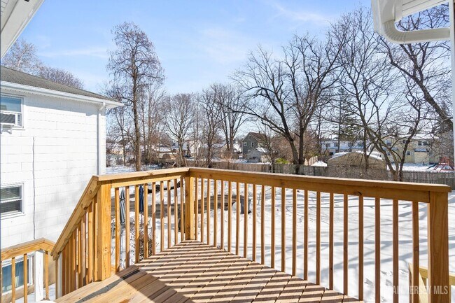 Building Photo - 826 George St