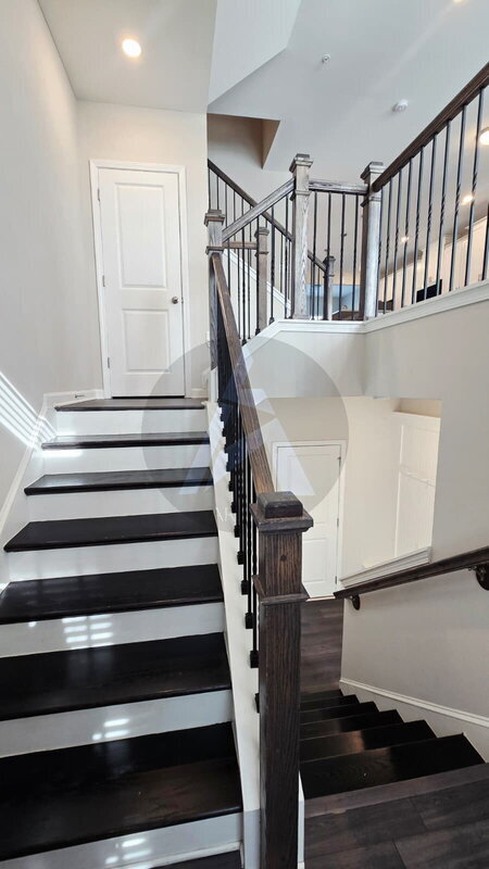 Building Photo - 209 Commons Ave