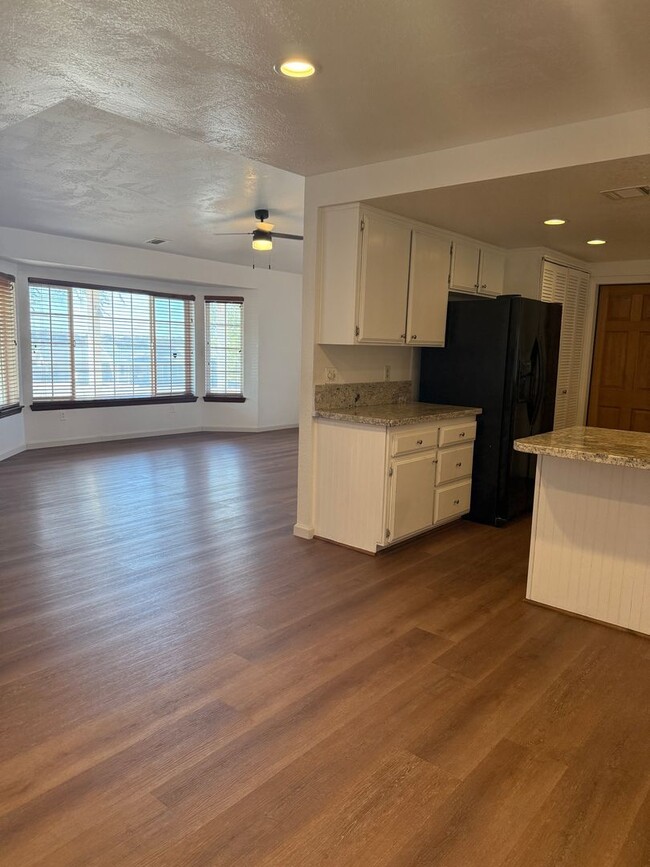 Building Photo - House for rent