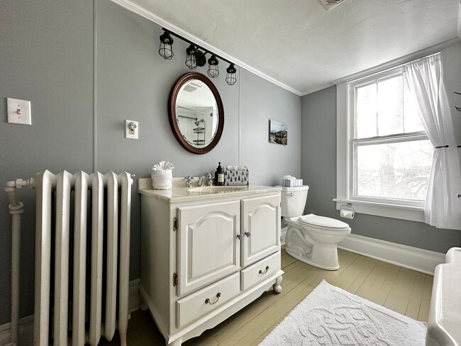 Building Photo - FURNISHED RENTAL: Vintage Chic Haven in St...