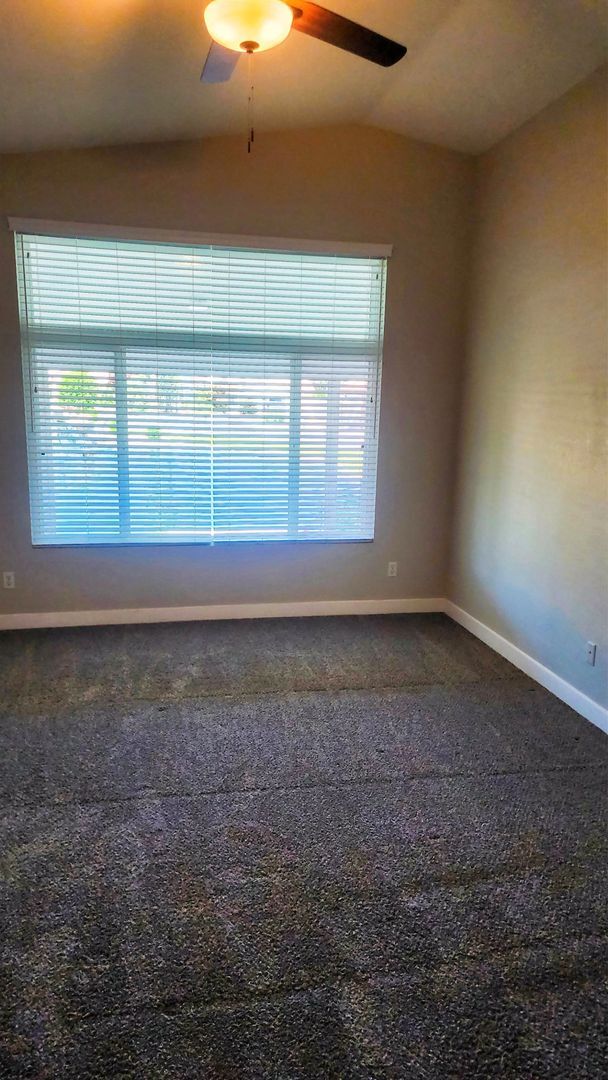 Building Photo - Waterfront living in Chandler!