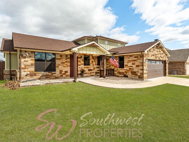 Building Photo - Stunning 5 bedroom, 3.5 bath in Elk Ridge Estates!