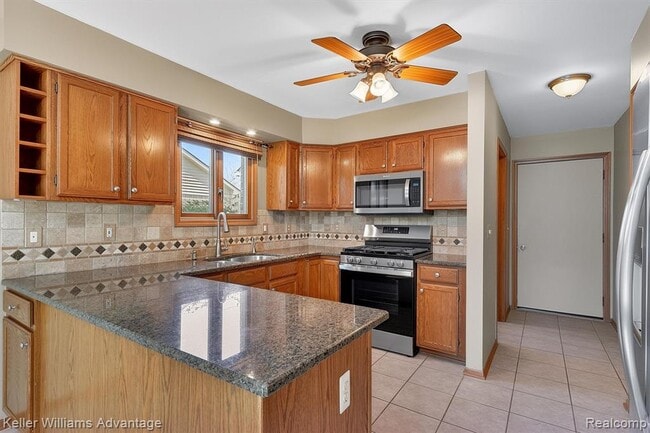 Building Photo - 40051 Finley Dr