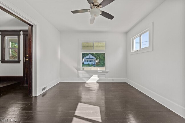 Building Photo - 6209 Pear Ave