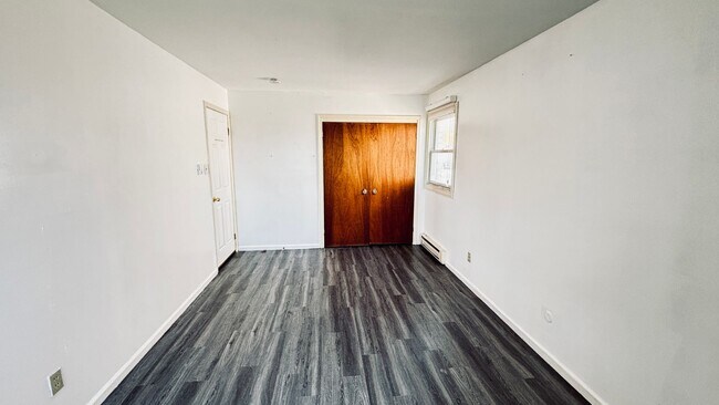 Building Photo - 1335 S Howard St