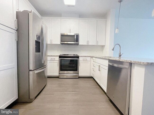 Building Photo - Luxurious Fairfax City 2 bed Condo