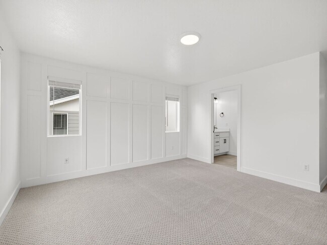 Building Photo - 3 Bed / 3.5 Bath Townhome in Mapleton – Modern, Spacious & Well-Located