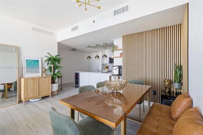 Building Photo - 951 Brickell Ave