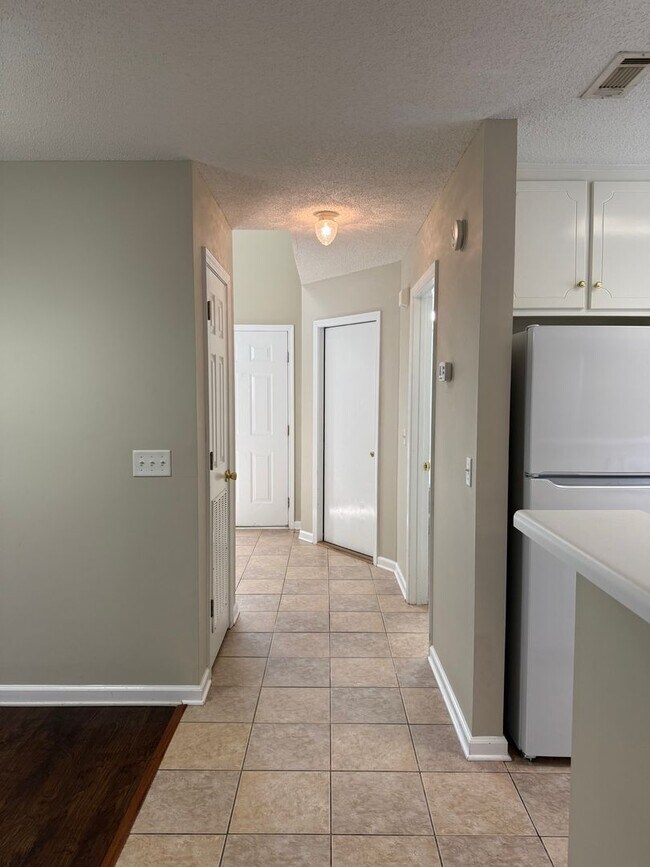 Building Photo - 111 Woodberry Dr